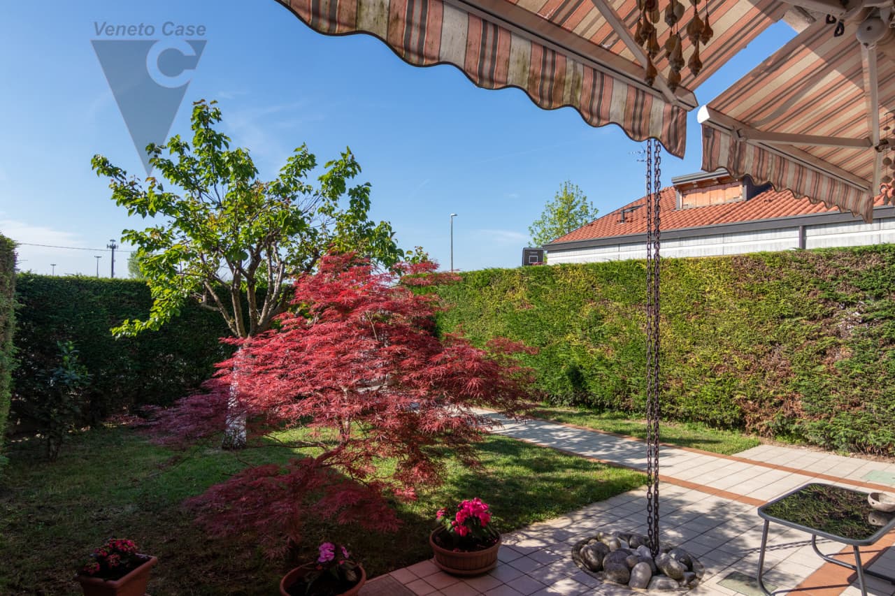 Roncaglia – Porzione Di Testa Indipendente Con Giardino Privato